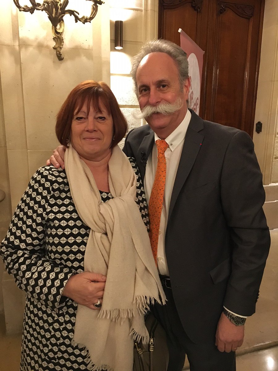 CNATPnationale's tweet photo. 17 janvier: la Présidente de la #CNATP était aux vœux de l'@apcmafrance.
Bernard #Stalter y a défendu les intérêts de l'artisanat français. https://t.co/vcozoqOa3Z