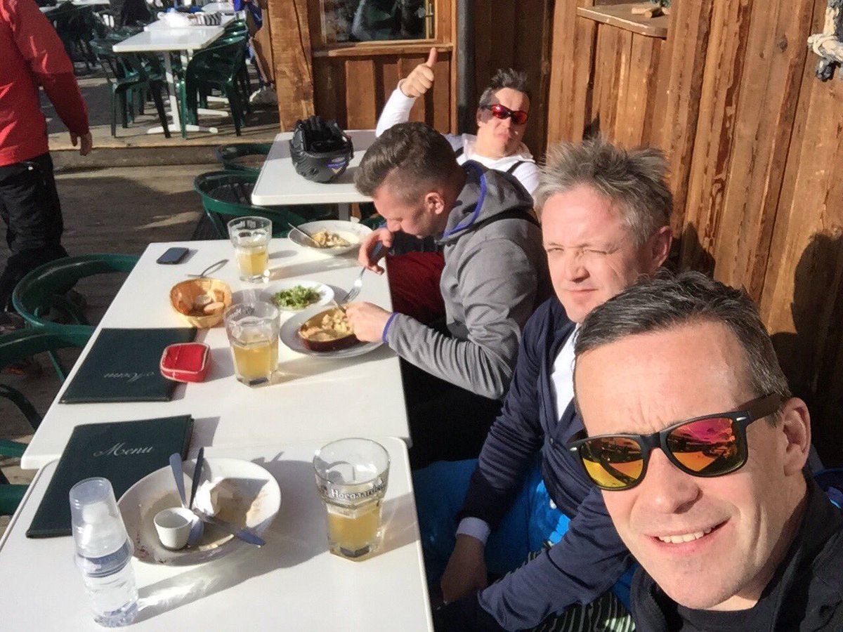 Laatste dag skiën in @LesArcs met goed gezelschap en geweldige omstandigheden. #hetisbehelpen