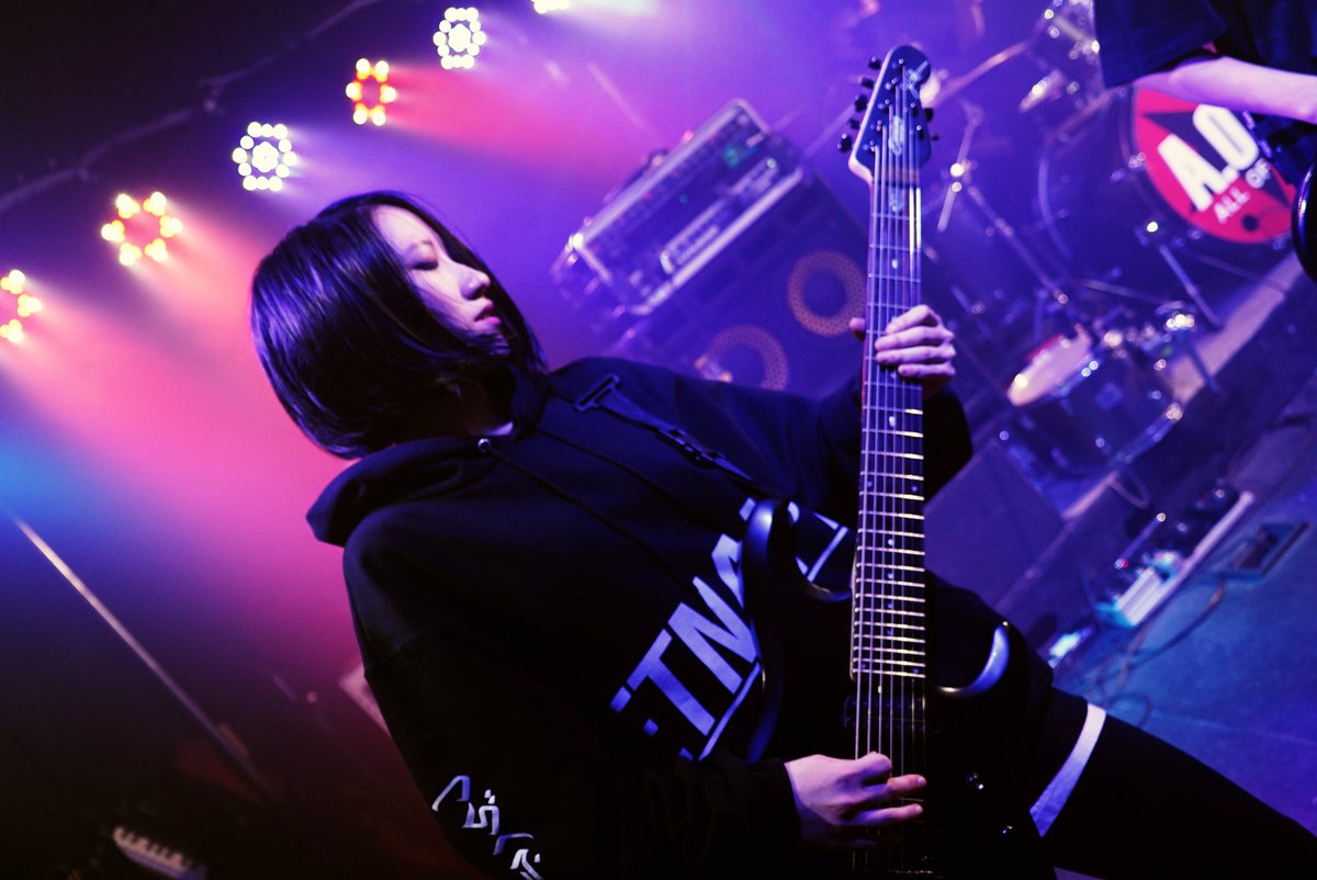 SCRTBASE's tweet photo. #미녀 #기타리스트 #숮이 #신스타인 #sinstein #femaleguitarist #7현기타 #7string #sterlingguitars #밴드스타그램 #홍대 #seoul #hongdae #a7s #sel24240 #홍대aor #metalcore https://t.co/SA2XDzDKLM