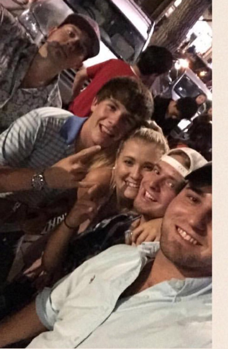 Dawsonsmith_3's tweet photo. Happy birthday you g8 drivin burnout doin gettin skent backin 140 gonein crazy cooter tit #yessahhhh #skentback #140gone @BraxtonHubbard https://t.co/E9MKDYG3kR
