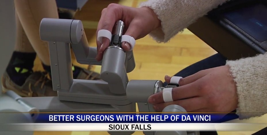 #DaVinci #surgical #system in the press over on <a href="/KDLTNews/">KDLTNews</a> bit.ly/2jLn8lj #design #UX #Engineering #awesome