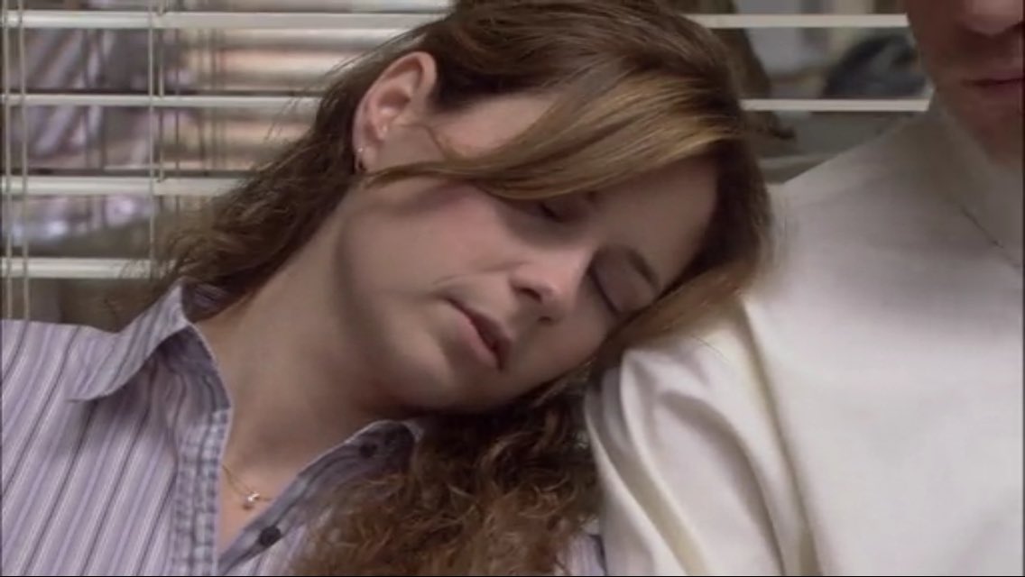 PookieDaryl's tweet photo. Nothing more perfect than Jim and Pam 😭 https://t.co/tk11bNPTs8