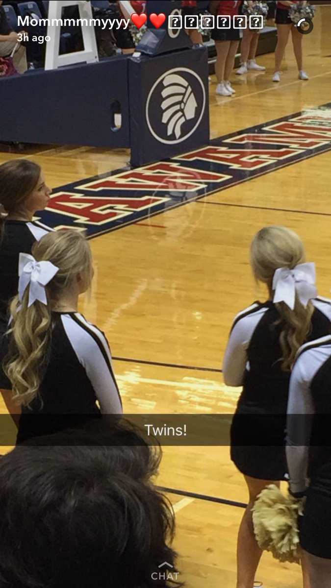 kayleeE_beth's tweet photo. When selena posts snap stories of you and @Katie_Rowan16 ......#lolz #twins 👯 https://t.co/MgPmcMkC5T