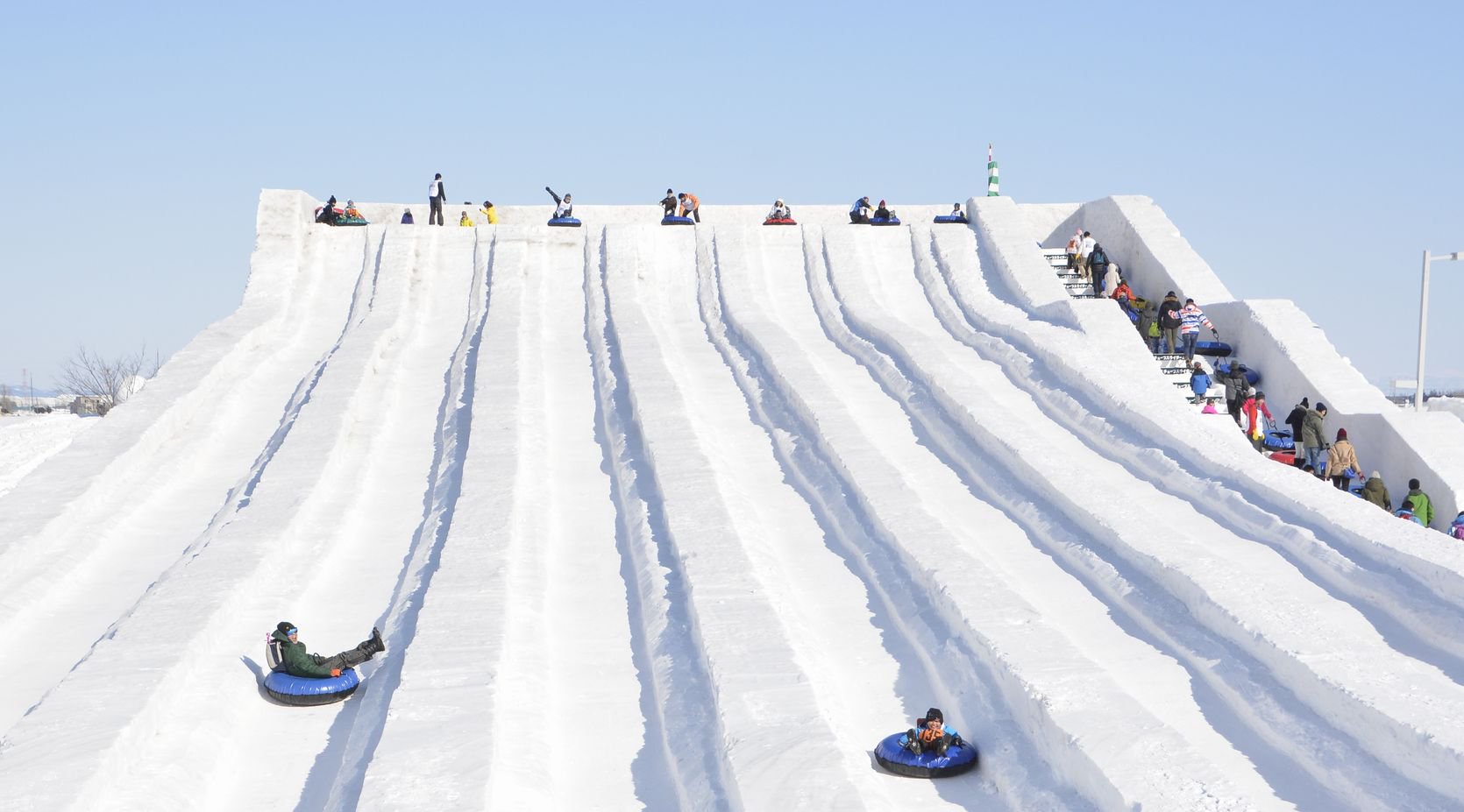 札幌市広報部 Twitter पर さっぽろ雪まつり 今年のつどーむ会場は大通会場に先駆け2 1 水 開催 スノーラフトやチューブ滑りなど 冬の遊びを満喫できます T Co S0rq6fp3wt T Co T96awj9q5c Twitter