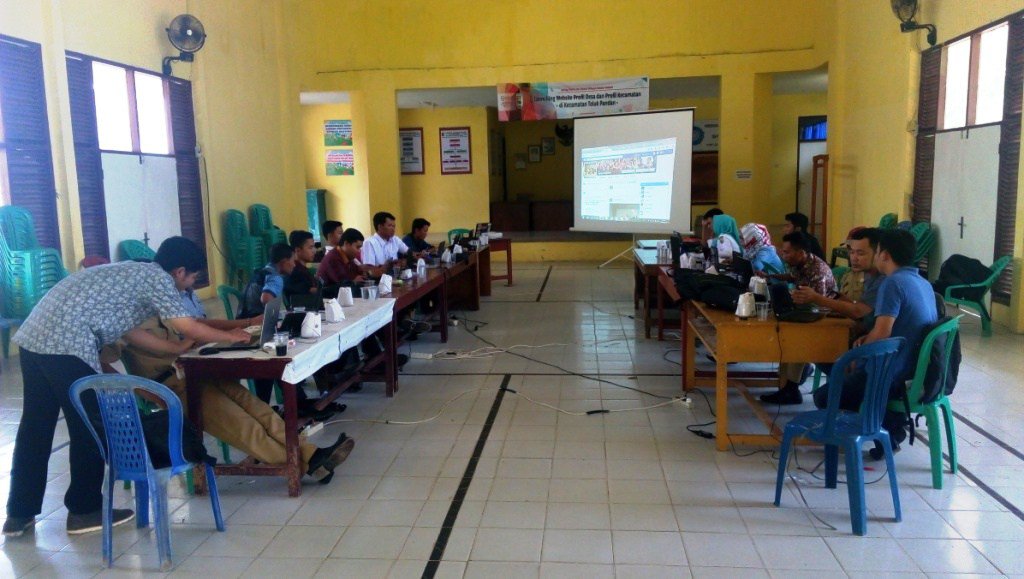 Pelatihan Membuat Konten Website Desa hanura.desa.id/pelatihan-memb…