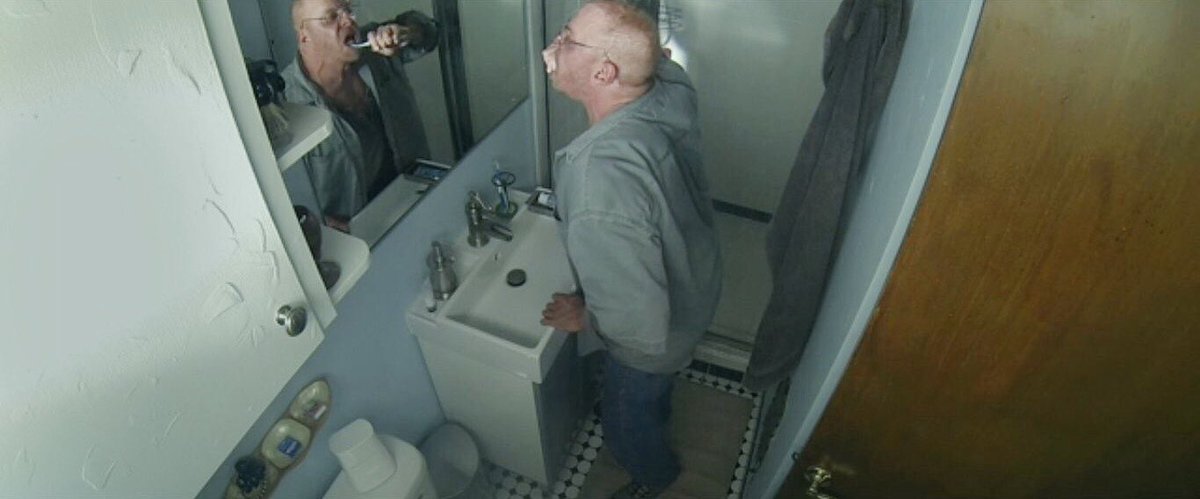 キマる アブノーマル ウォッチャー 観た とある借家に越してきた夫婦を ド変態な大家が盗撮する話 もう きっしょい 下手なホラーよりキモい どことなく ドント ブリーズ を彷彿とさせるけど 正直最強盲目爺のがマシなんじゃないかと思えるほど