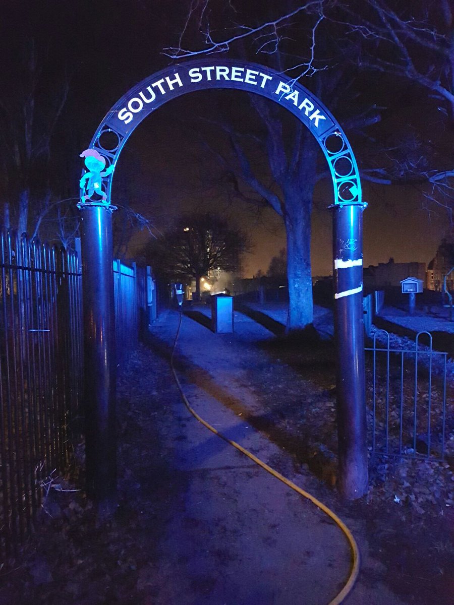 Bristol_Fire's tweet image. Blue watch touring our parks over night,here they have extinguished a bin affecting trees.#arson #parksareforeveryone