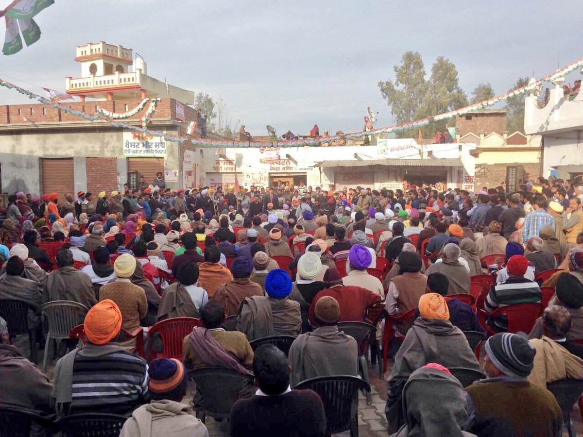 PSbajwafans's tweet photo. @Partap_Sbajwa Campaigning for Punjab Congress Mission 2017.The mood of public in favour of @INCIndia says it all. https://t.co/92f7zxAX09