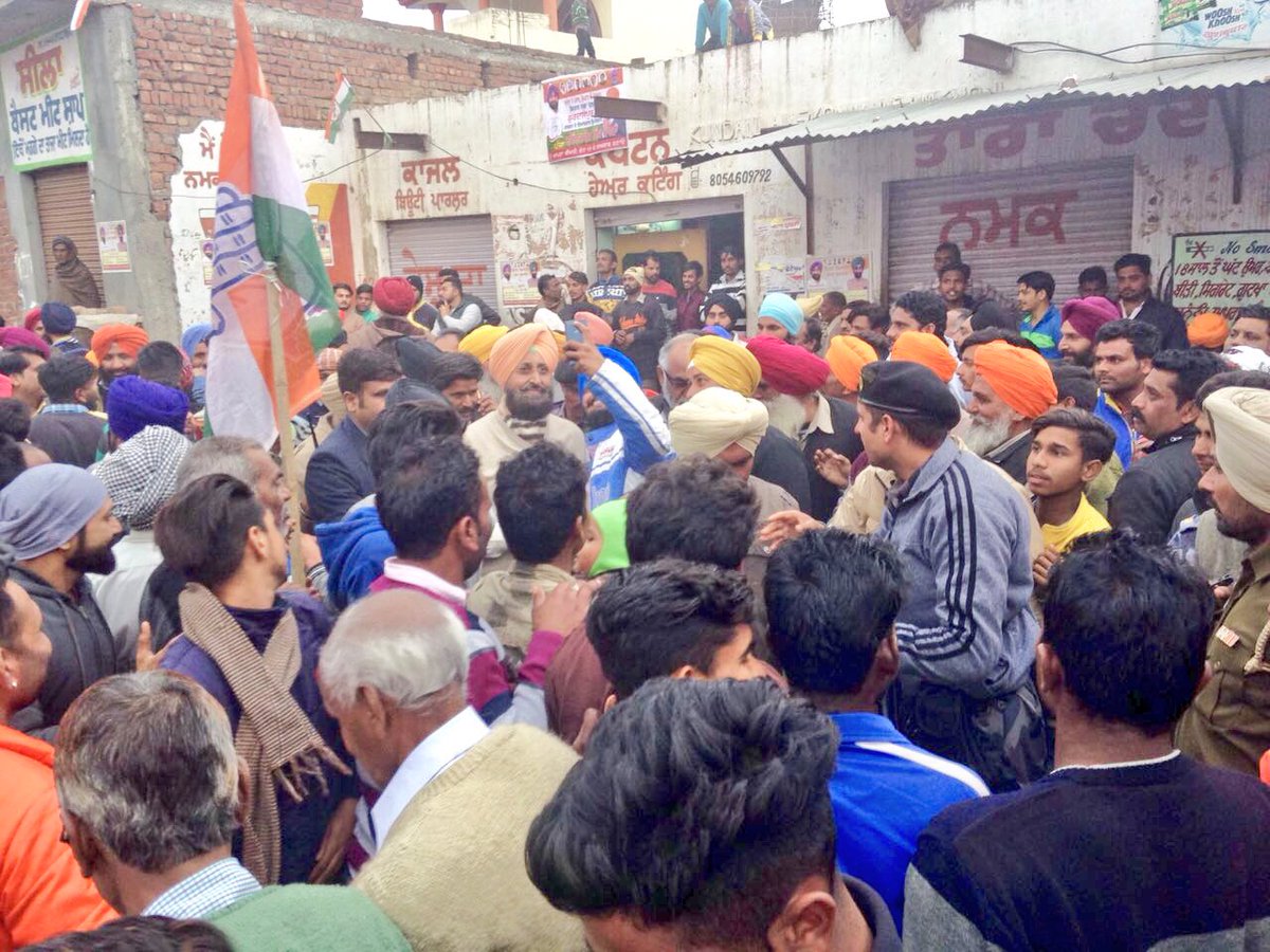 PSbajwafans's tweet photo. @Partap_Sbajwa Campaigning for Punjab Congress Mission 2017.The mood of public in favour of @INCIndia says it all. https://t.co/92f7zxAX09