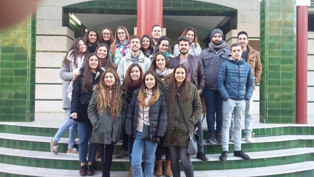 DoraPaniagua's tweet photo. Alumnos de FP Análisis Clínicos de @PreuSevilla han visitado los laboratorios  de @donantessevilla #Sevillahoy https://t.co/8vf26ZAdeP