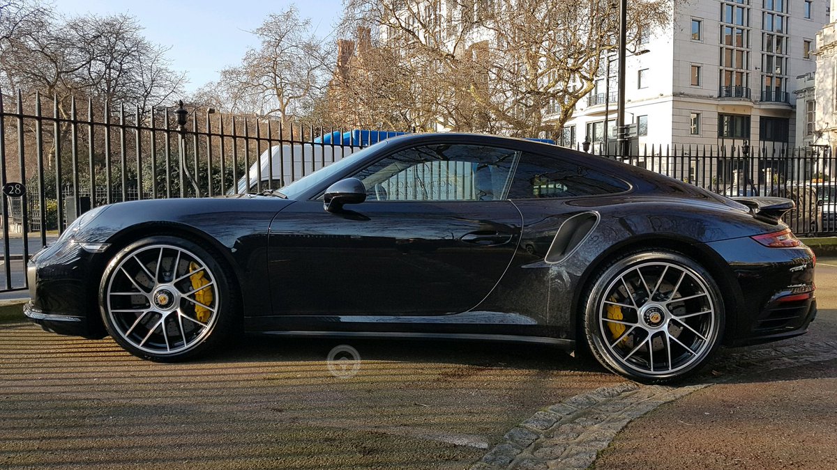ShootPetrol's tweet photo. A 2016 #Porsche Turbo S for #TurboTuesday https://t.co/5cnOwWMCM6