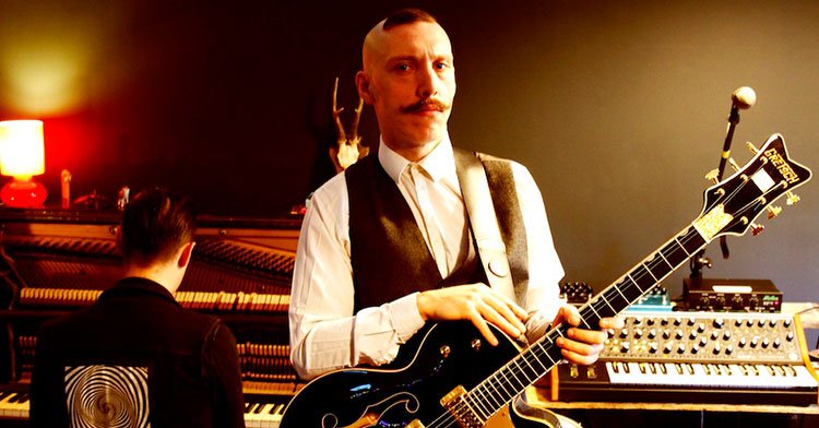KerrangMagazine's tweet photo. Check out our new interview with @jamielenman about his INCREDIBLE comeback single here: https://t.co/2RgrreyCOR https://t.co/V4zSasU1It