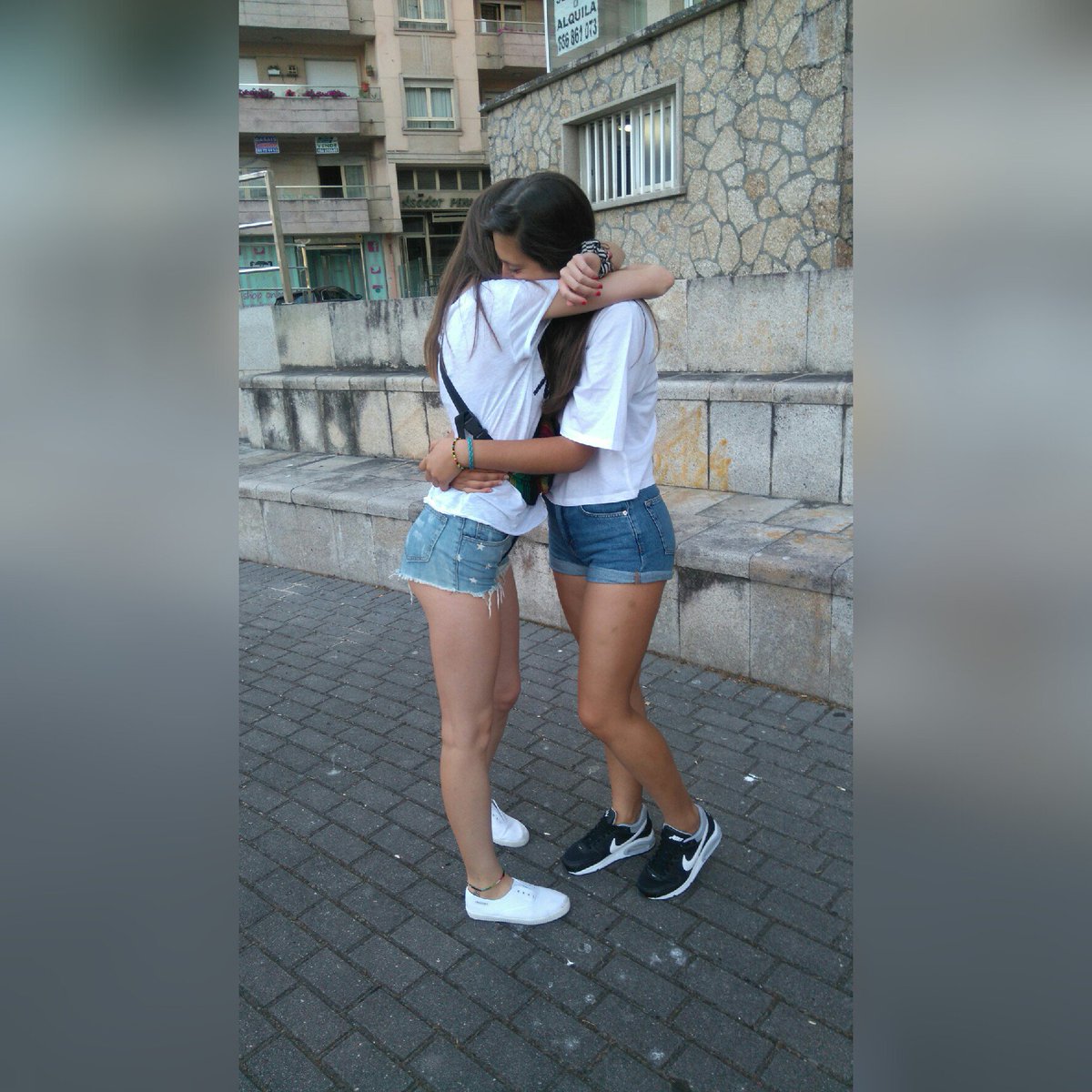 SarayPortelaa's tweet photo. No se que haría sin ti🍀👭👑💚 #PriiN #Tequieroverya #selíabby #nomefaltes #esteveranoesnuestro #jeje https://t.co/MsqlLICIft