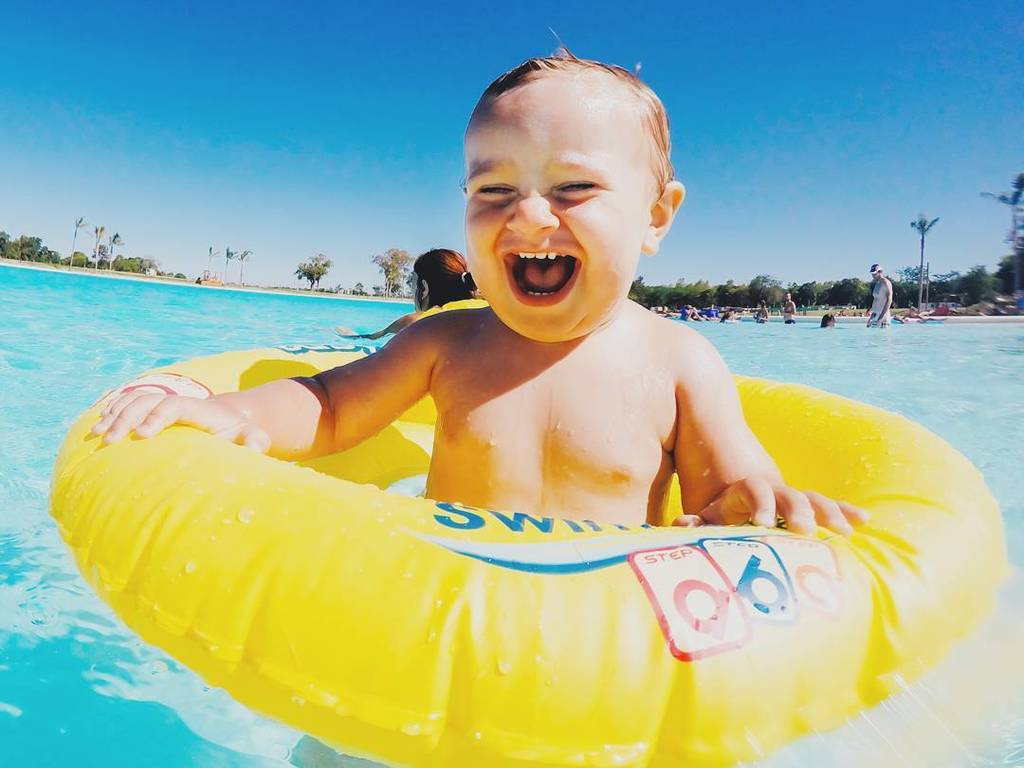 grobledo's tweet photo. Feli está feliz! ☺🌞 #goprolab #gopro #instasun #instagood  #summer #lagoonpilar #swimmingp… https://t.co/wdUSh7THAW https://t.co/z0Lo9VBxWd