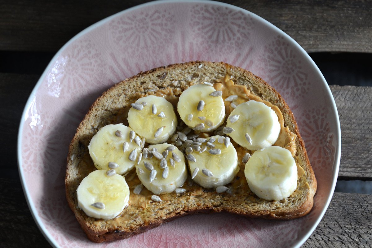 JacksonsBread's tweet photo. Happy #Nationalpeanutbutterday! :) #enjoybread #peanutbutter #toasttopper #banana https://t.co/6FJHljjYdu