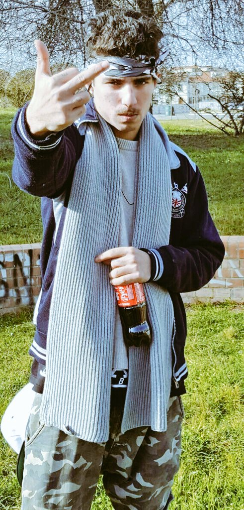 Real_ThonyMd's tweet photo. vattene a fare in culo cumpà. Vatine và. Sei stato ignorante, infatti sei stato ignorato. Zio Ti ho schiacciato https://t.co/Hc5eFBQEHK