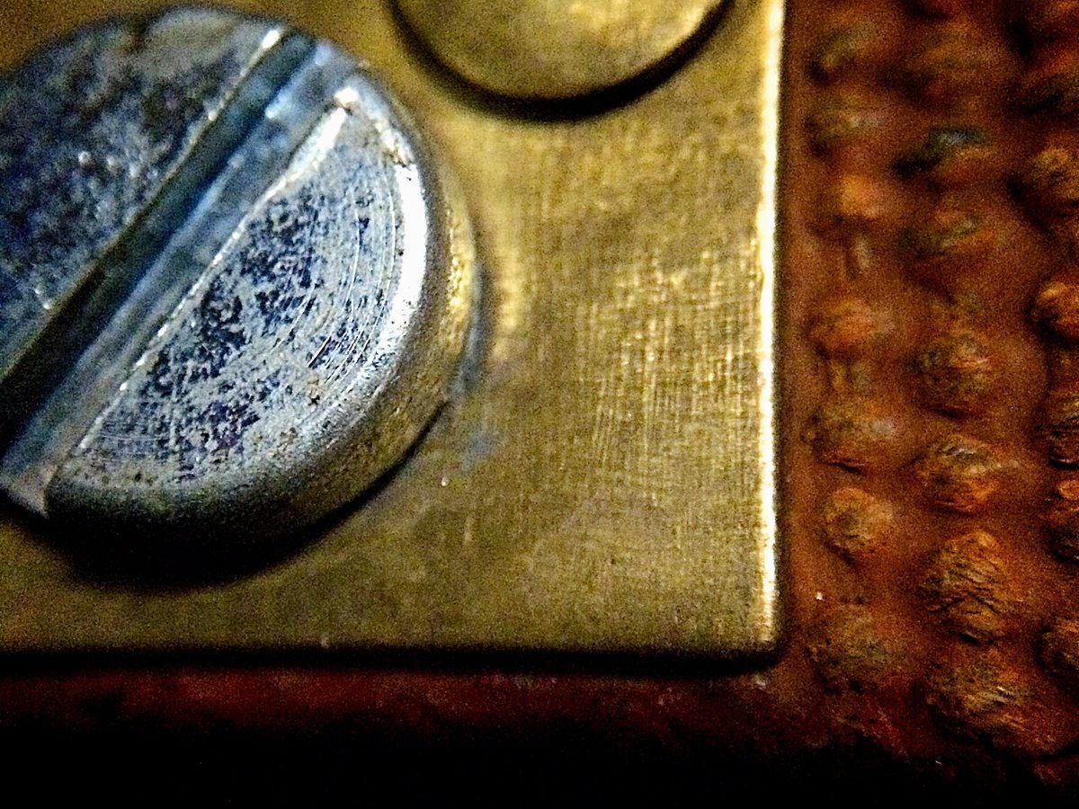 ayearupclose's tweet photo. "Swing Hold"

#500pxrtg
#PhotoRTG    
#iPhone5s #macroworld #photodaychallenge #macrodaily #lifestory #ayearupclose
#Door #Hinge #gwrtrain https://t.co/w9ErsbKJ5f