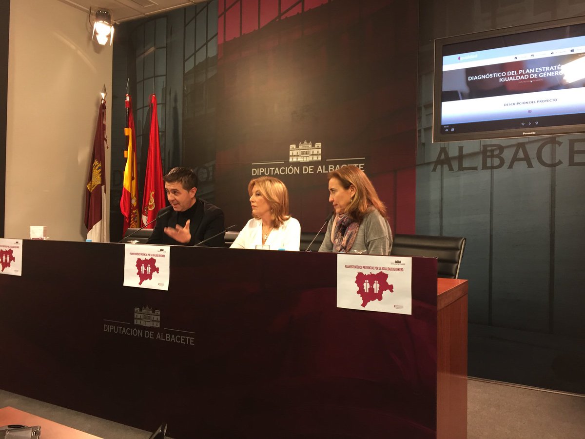 Hoy nuestra compañera <a href="/AnaCirera/">AnaCirera</a> acaba de presentar en Albacete el Diagnóstico Provincial Igualdad lacerca.com/noticias/albac… con <a href="/quincegrados/">quincegrados SpA</a>