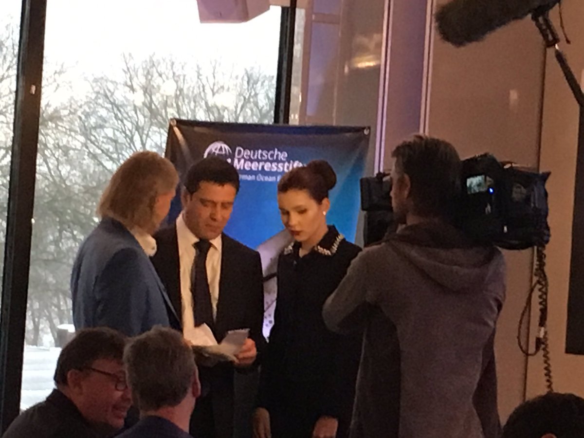 Berlenarin's tweet image. Frank Otto und seine Nathalie drehen gerade für Ihre @VOXde Sendung beim Meeressymposium auf der #boot2017 @BILD_Promis