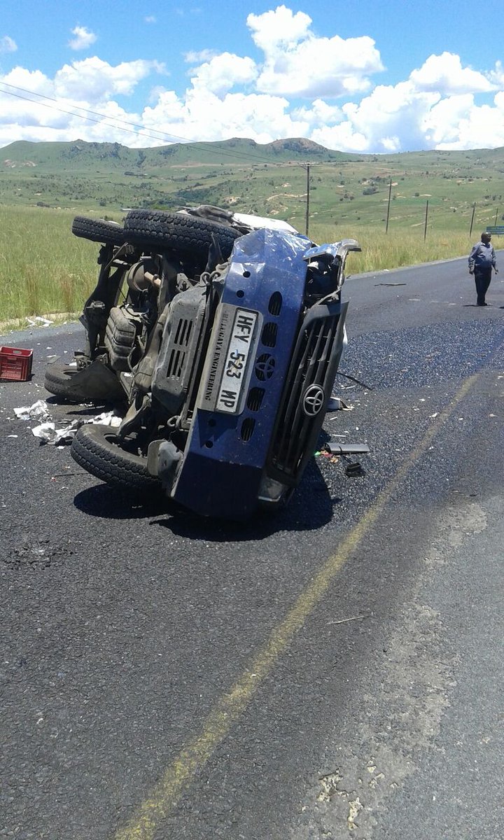 AbongileDumako's tweet photo. A manhunt has been launched by Mpumalanga #Police following a cash in transit robbery at Lukwatini. #SABCNews https://t.co/Fm3Rt1RAjP