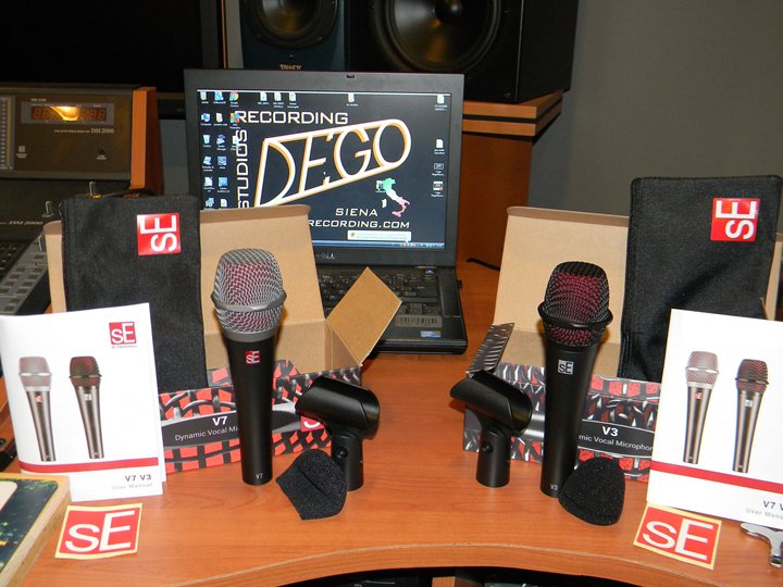 ZioGiorgioIt's tweet photo. sE Electronics V3 e V7
@MidiWare @sE_Electronics 
https://t.co/XHHq42AVkL https://t.co/vJ5VtBJYmK