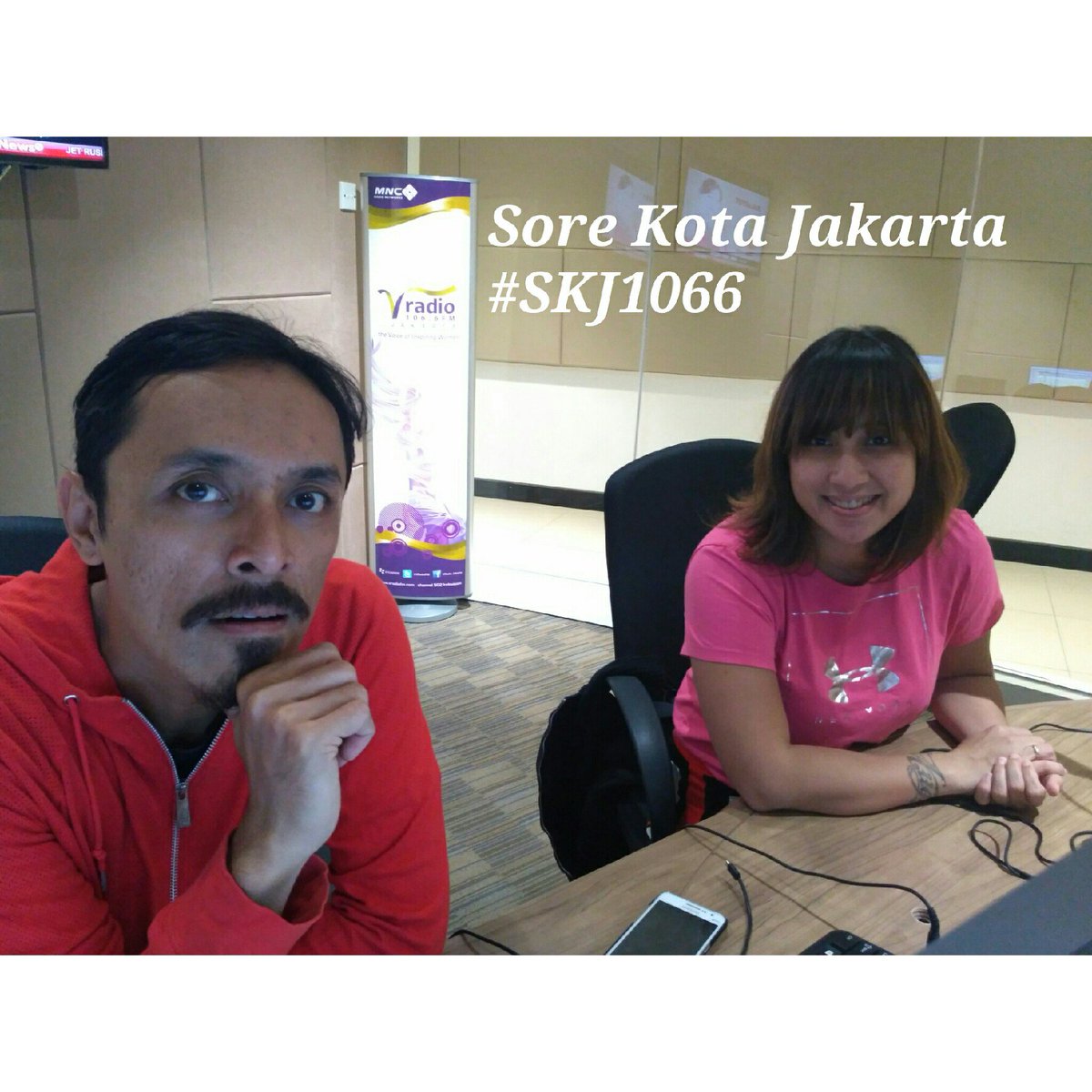 Saatnya Sore Kota Jakarta yuk Tune in di #SKJ1066