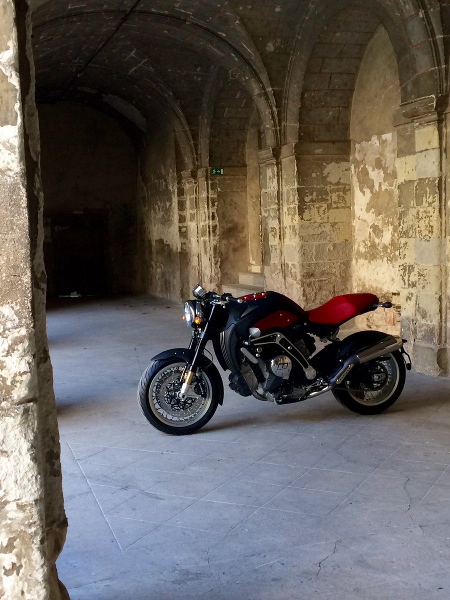 Une Midual Type 1 dans sa finition sablée noire !
#Midual #Type1 #frenchmotorcycle #motocycle #bike