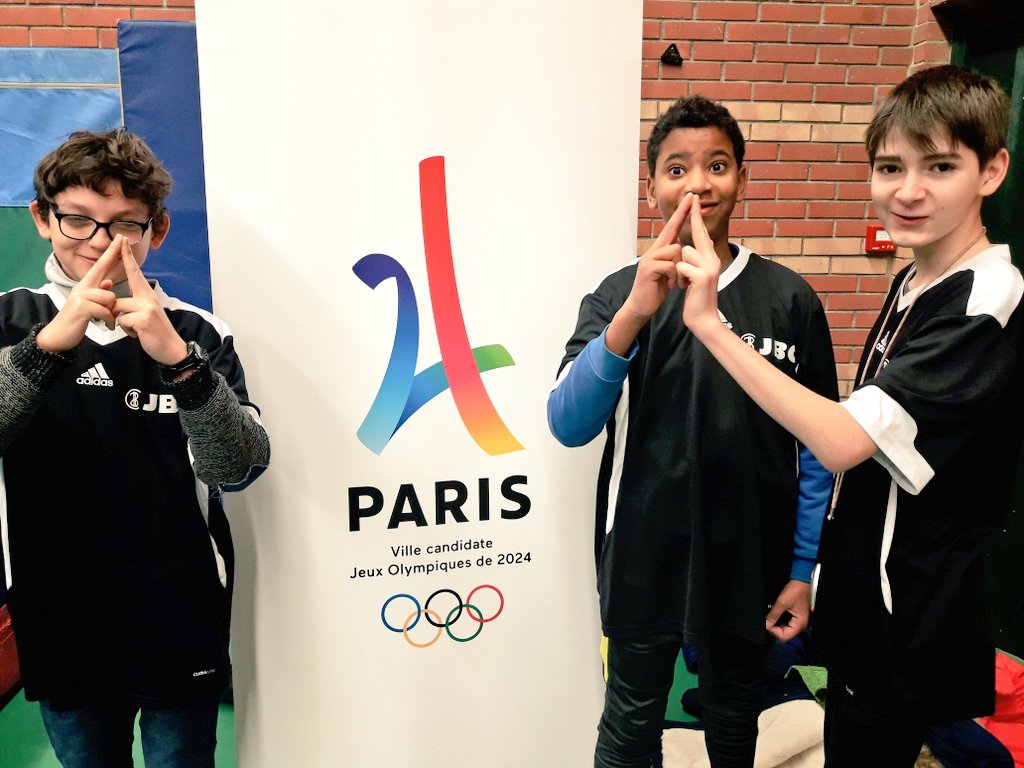 AS_JBC75's tweet photo. 2e jour des #JOdeJBC #SemaineOlympique #AnnéeOlympisme avec la participation de @Emmline14 @Paris2024 @unss @e_frecon #Génération2024 ! https://t.co/UQUKja5khR