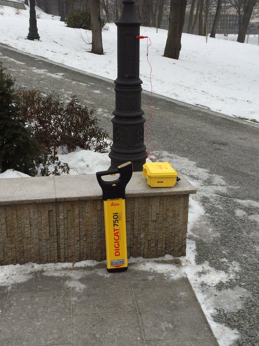 AdamBakerLeica's tweet image. @Cable_Detection @LeicaGeoUK @LeicaGeosystems Practical demonstrations with the Global team in Poland #snow #cold