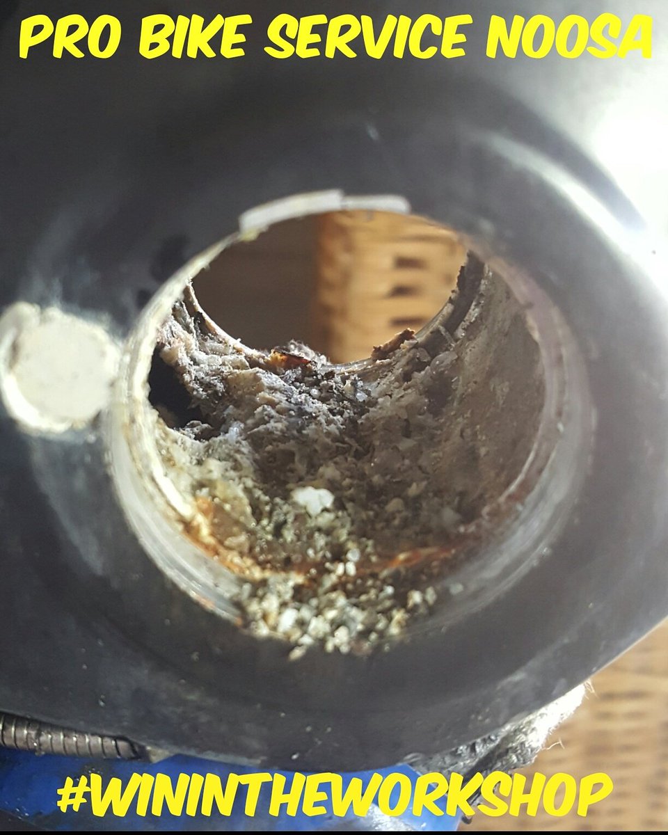 probikeservice1's tweet photo. What does the inside of your bike look like???? #winintheworkshop #yuck #service https://t.co/3nfHeRZ28s