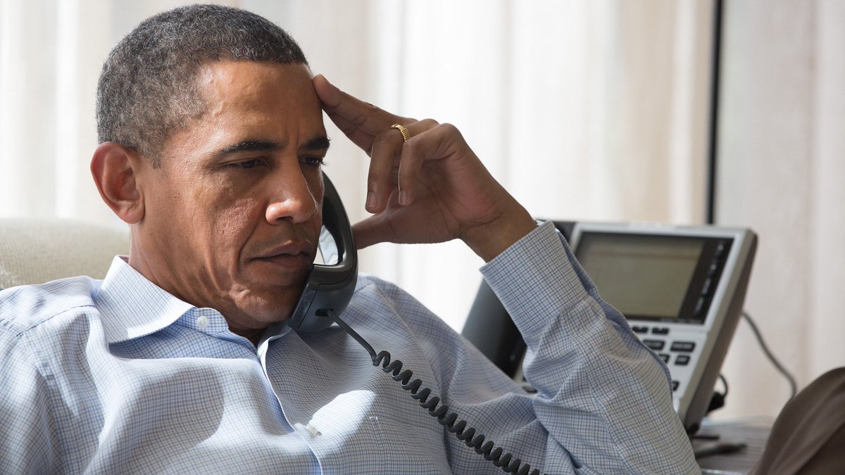 auronplay's tweet photo. - ¿Obama? Mucho gusto saludarle, mi nombre es Luisa Fernanda de todos los santos, le llamo de Vodafone, ��tiene usted adsl o fijo en casa? https://t.co/hIphcgCLfu