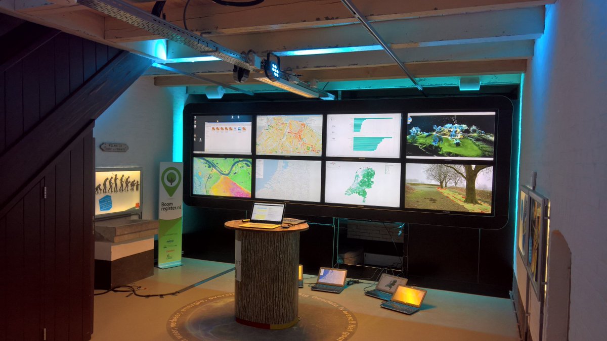 JoostVerhagen's tweet image. Druk bezig met opbouw voor tv-opnames. #BigGreenData #Boomregister #Cobra #Geofort #RTL