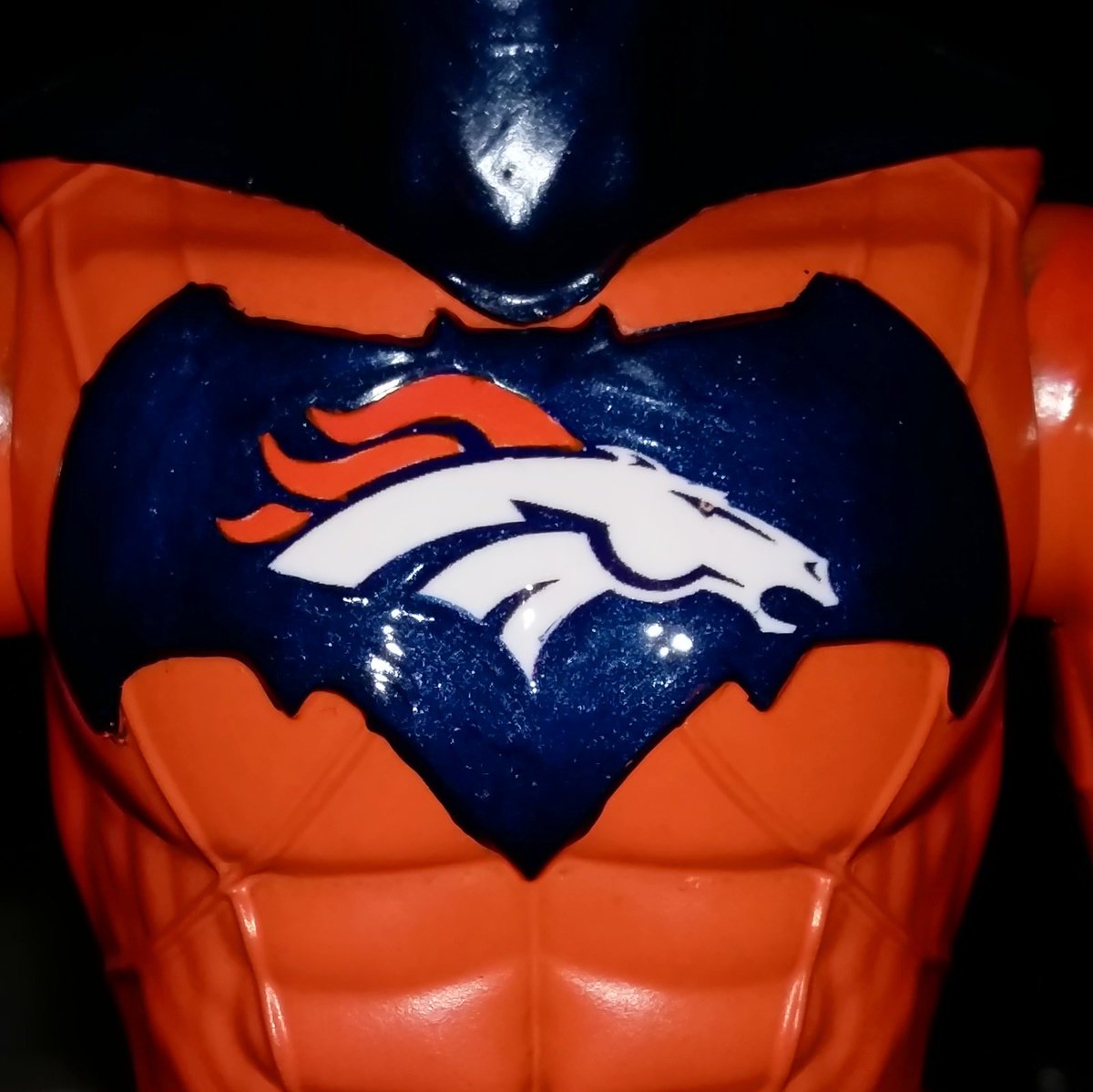 Kenzos_customs's tweet photo. Coming up.. The second edition of.. "The Bat" .. @Broncos @DCComics #batmanbroncosstyle #custombatman #batman @batman https://t.co/AetHi9nyZL