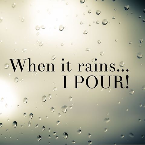 Cheers! #winelover #winepro #winetime #winemode #vino #rainy #rainydays #rainyday #rain #pour #wineoclock