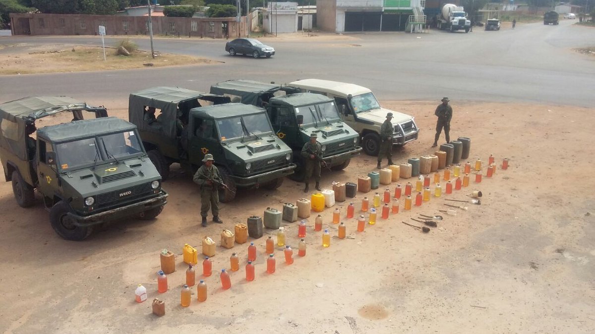 Vehículos logísticos del Ejército Bolivariano C27yqUCWEAEbVfY
