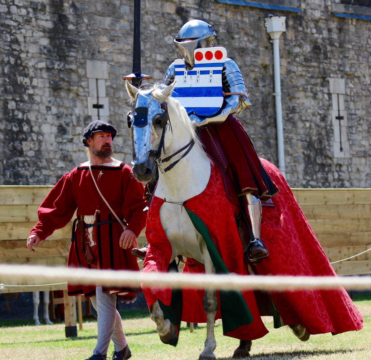Henry VIII’s 1547 inventory listed ‘great Shaffrons’ at #HamptonCourt. A Shaffron would protect a horses’ head in a battle or joust #armour
