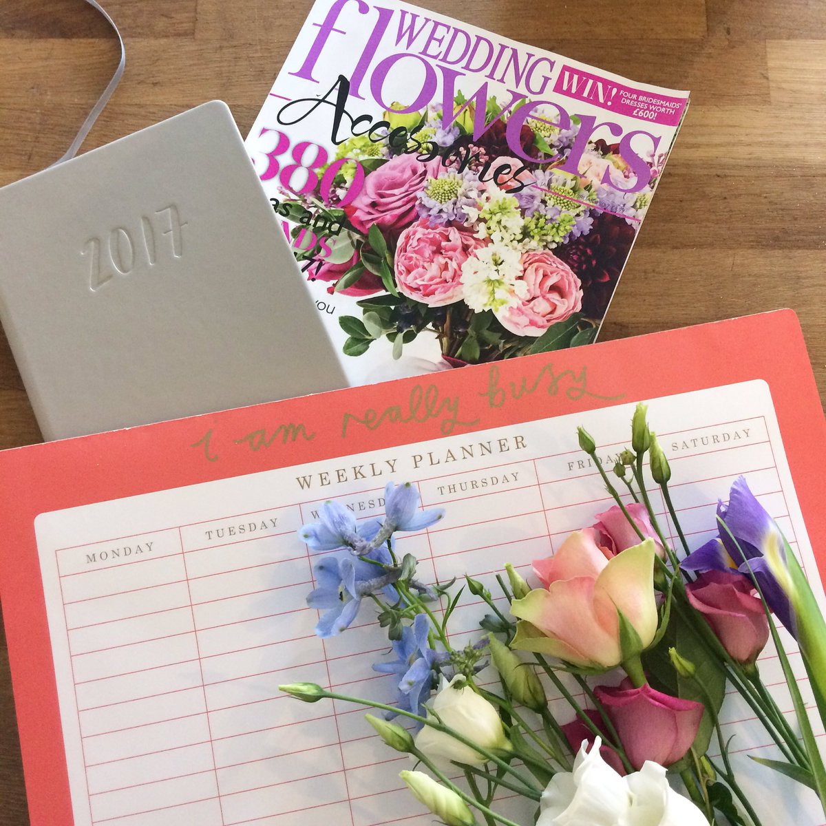 Book a free wedding consultation 🌷🌻🌼🍃🍂🌸       #bride #flowers #2017 #2018