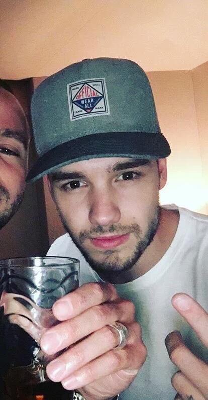 walkingtol0uist's tweet photo. se dan cuenta de que tenemos a los ídolos más lindos del mundo
BANG DIRECTIONERS
#NOW2016 #NOWOneDirection #BestFans2017 #OneDBestFans https://t.co/uC0dyKJNlA