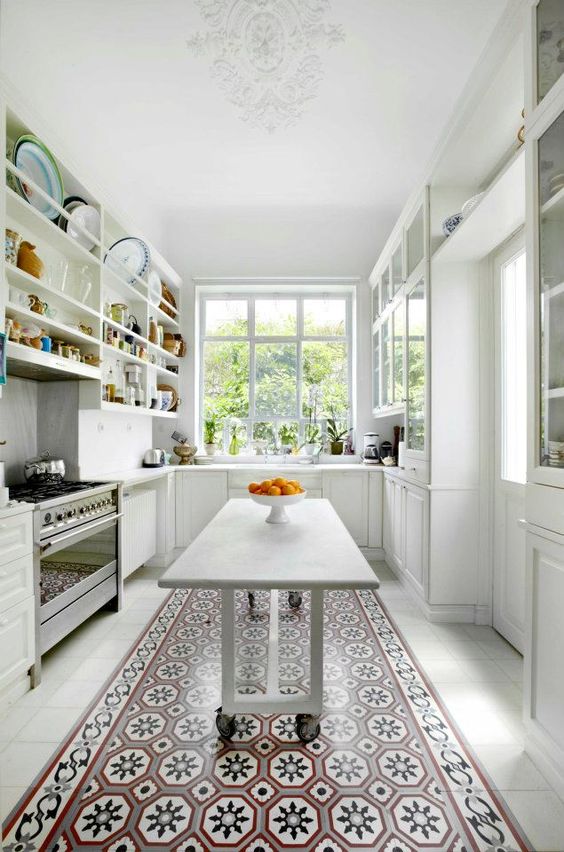 CeramicBenuzzi's tweet photo. Per dare vitalità ad uno spazio #allWhite proponiamo Pavimento Cucina con Decoro centrale composto da #Graniglie by #Grandinetti o #Cir. https://t.co/C2uoEhnnXK