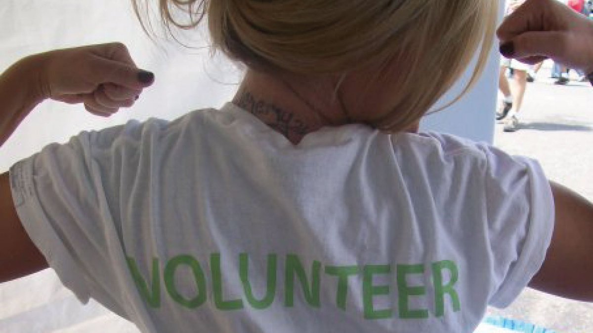 MADVolunteer's tweet photo. Did you know: Volunteers donate 2x's more than non-volunteers https://t.co/2PzvwE6Tsk