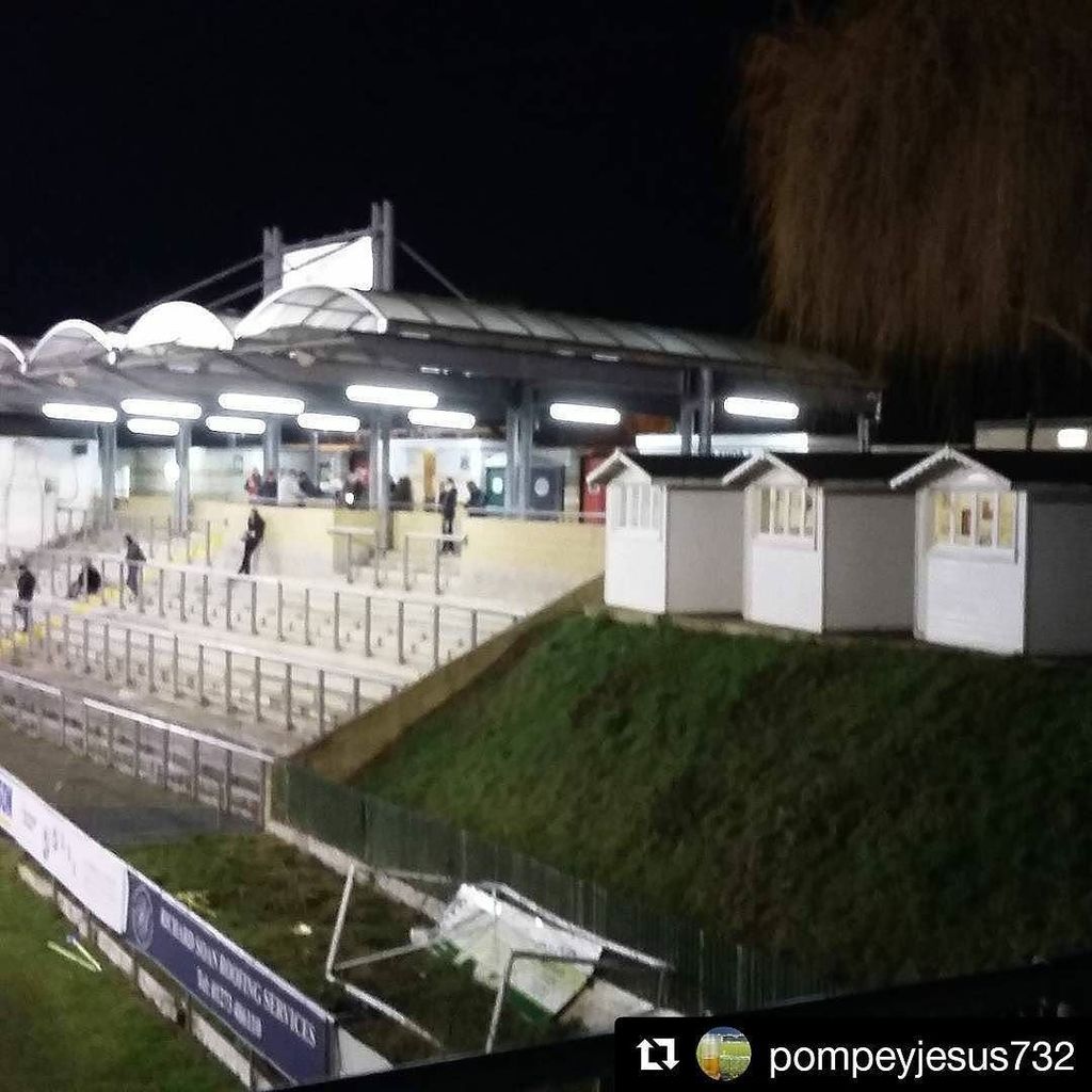 the92dotnet's tweet image. #REPOSTALERT @pompeyjesus732 for some cracking #TerraceTuesday but could also be a contend… ift.tt/2kphnZy