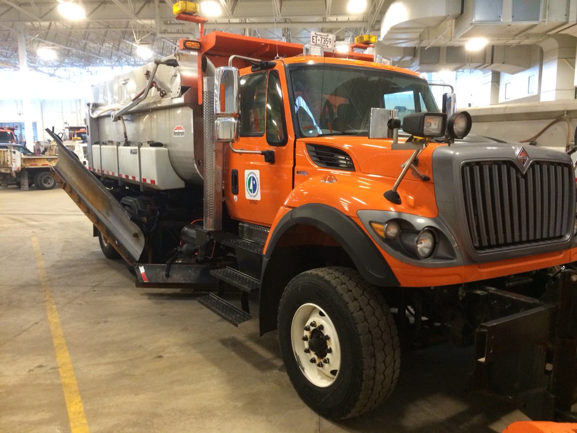 mndotsoutheast's tweet photo. Snowplows are tuned up and ready to roll for the forecasted snow. Do your part: slow down, be alert. https://t.co/VdcpoworGH