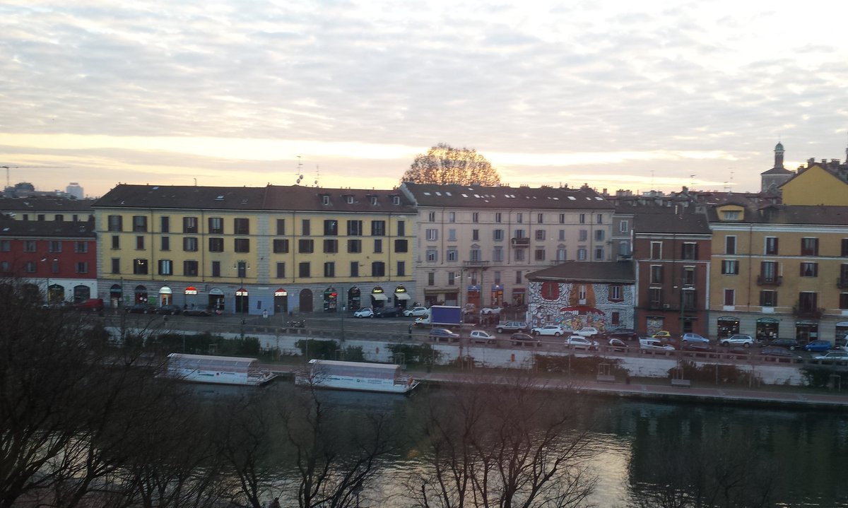 TumblingMi's tweet photo. #milano #darsena #tramonto #24gennaio #sunset #milan https://t.co/ExrAnnAqZL