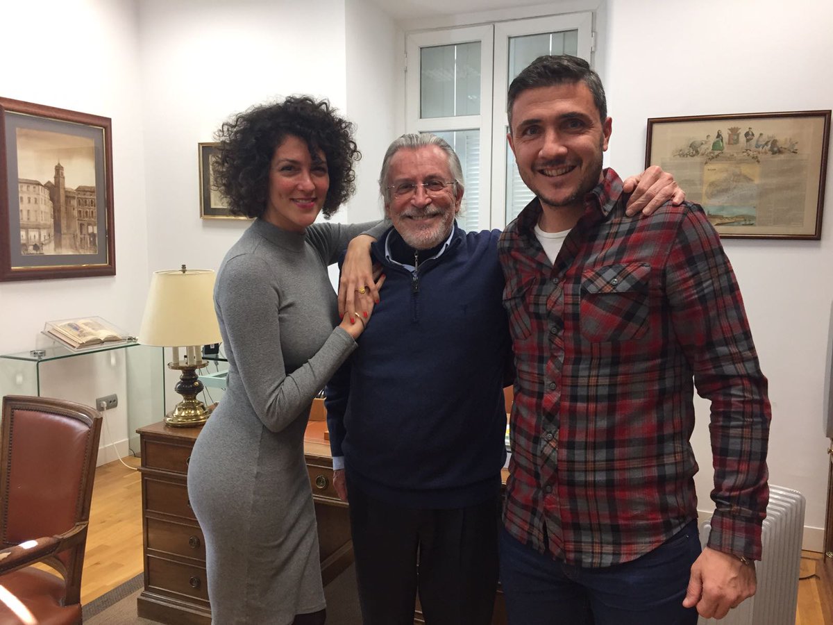 notariosmalaga's tweet photo. Nos visita la presentadora de televisión y actriz malagueña @_RocioMadrid 🎥Mucha suerte en los nuevos proyectos 😊 https://t.co/pzCh9eAZ3I