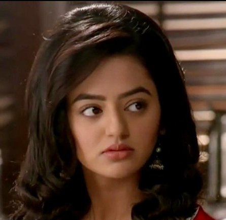 Savi_03S's tweet photo. #Helly lucking so beautiful... @HellyS_Admirers @hellyshahfd @OfficialHelly7 https://t.co/3lkFjHpxzI