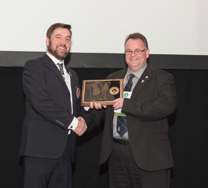 ONCourseOGSA's tweet photo. @BreenDoug and @MattBooth79 win for best article and photo at the #OGSA2017 Conference. Submit pictures and articles for your shot in 2018! https://t.co/LouzYDAAAA