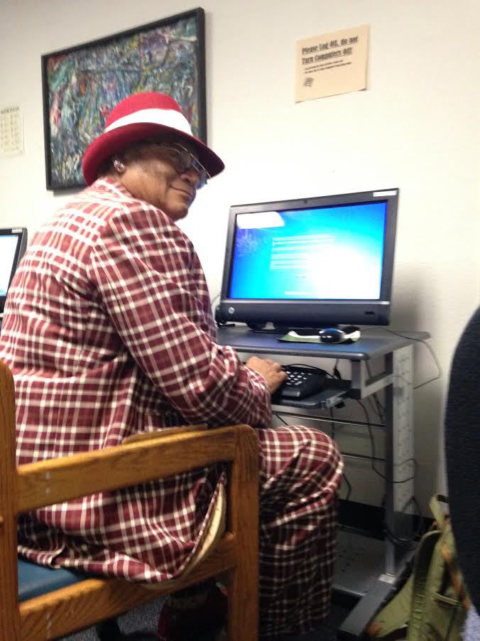 SFConnected's tweet image. Computer Skills Give Senior Fashion Icon Whole New Audience sfconnected.org/2017/01/24/com…