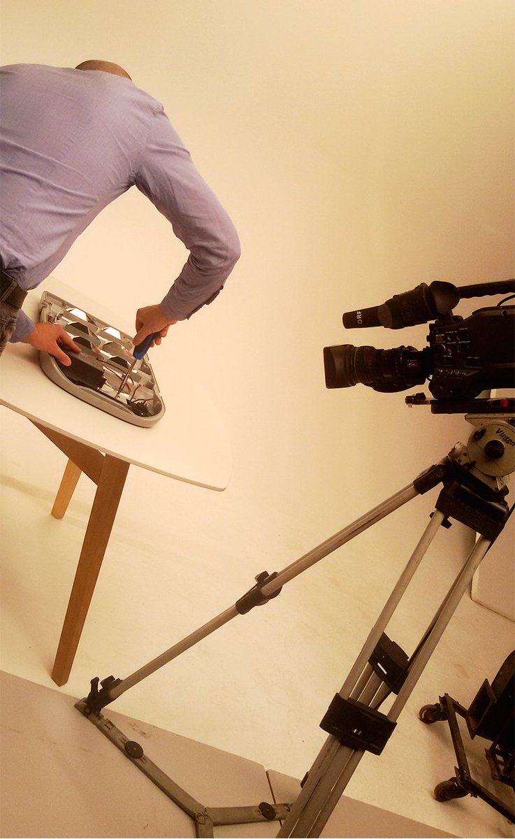 ariannaled's tweet image. Il nostro #OpticalEngineer Francesco prepara #Phileo per il video #FutureProof. Volete vedere il risultato finale? ow.ly/RgMa308fAS5