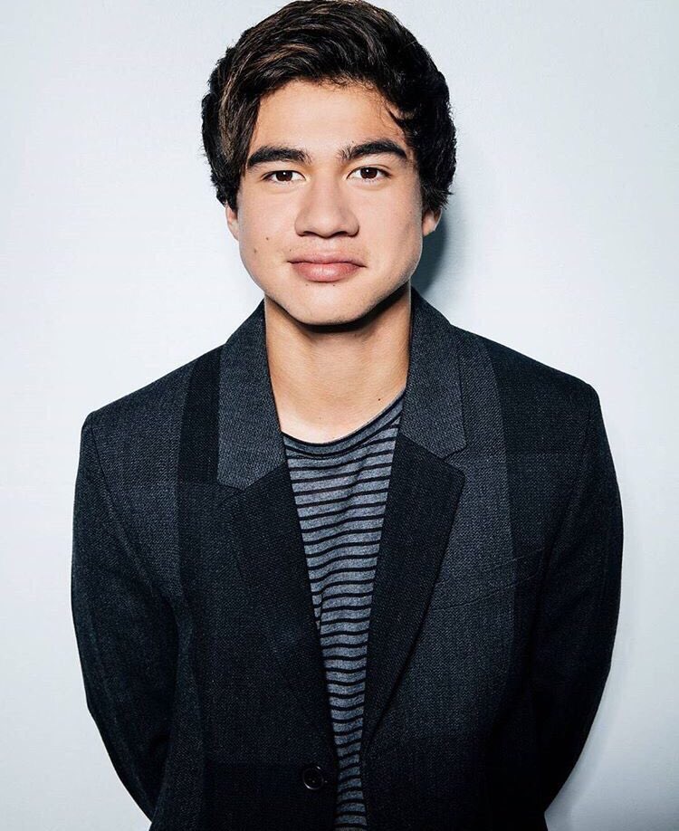 Happy Birthday to the best bassist in town Mr Calum Hood     
