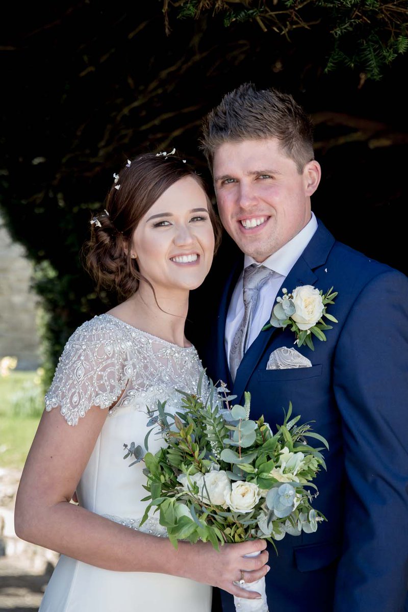 Rob and Emily's #reallifewedding now on our website.  robinsflowers.co.uk/newsArticle.ht… <a href="/JellyCakeUK/">Trudy Mitchell</a> <a href="/MarqueeVision/">Marquee Vision</a>